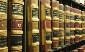 Accesul la informaţia juridică (I)