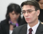 Judecatorul e ingropat in dosare*