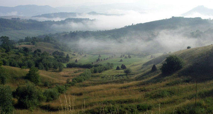 Străinii pot cumpăra fără restricţii terenuri